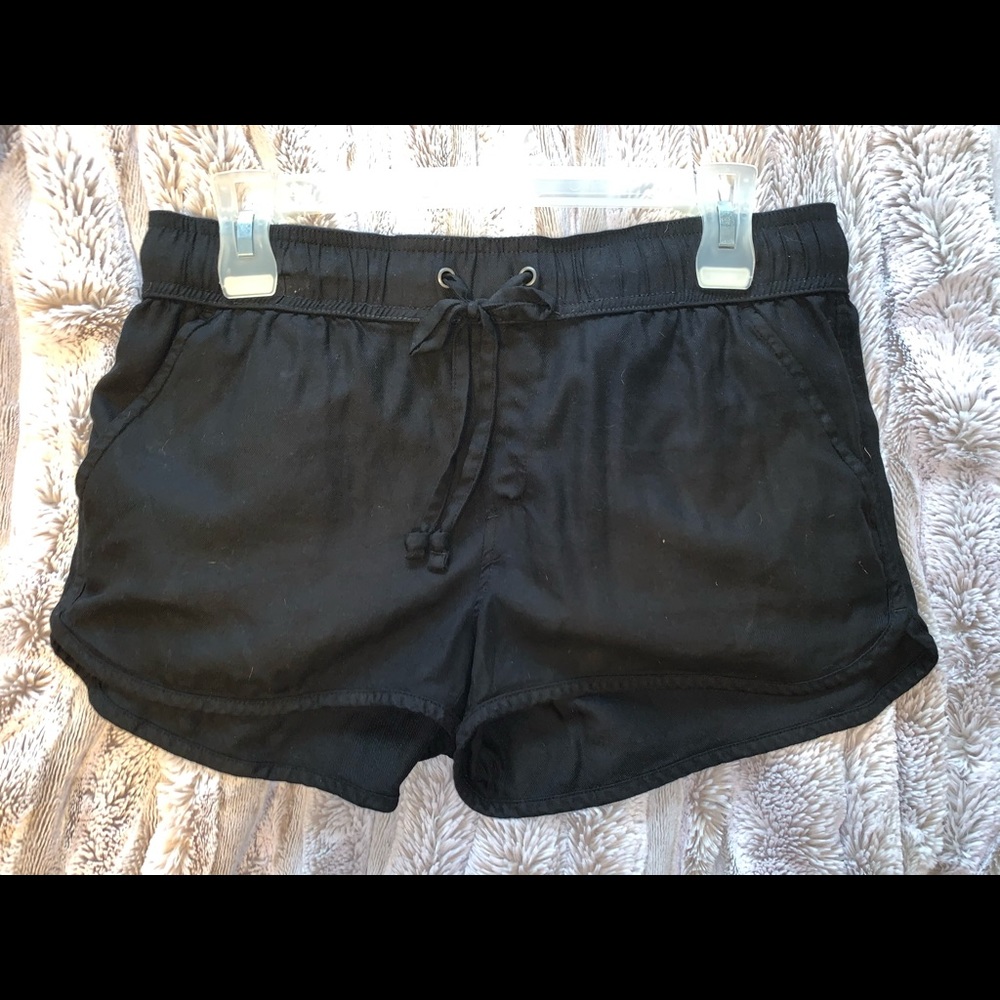 Black Tie Loose Shorts